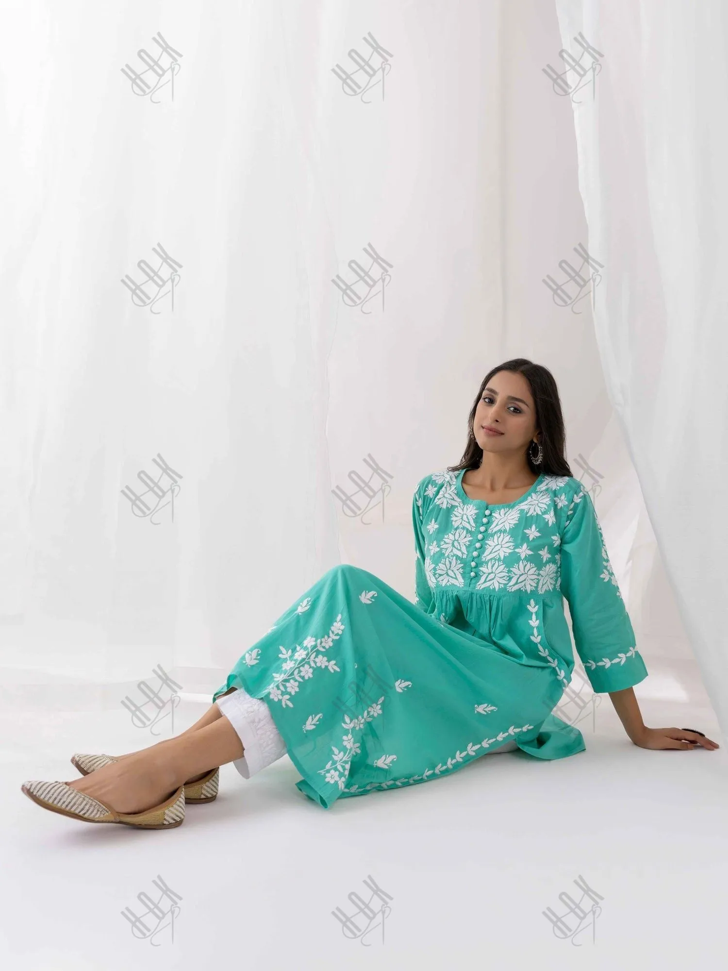 Fizaa Chikankari Kurta in Cotton Round Neck Sea Green